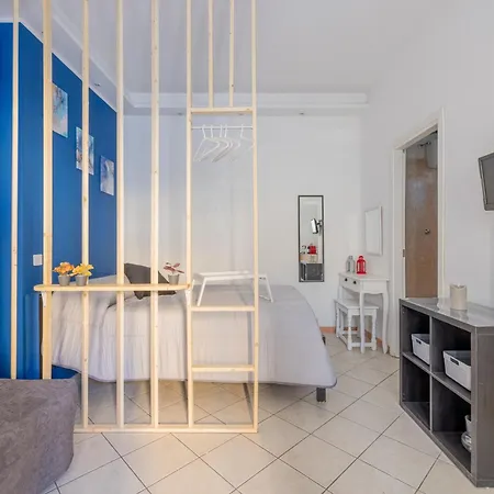 Tiny Indipendent House * 罗马