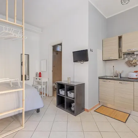 Tiny Indipendent House * 罗马
